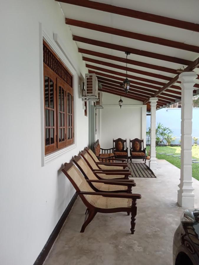 Sky Bloom Bed & Breakfast Homagama ภายนอก รูปภาพ