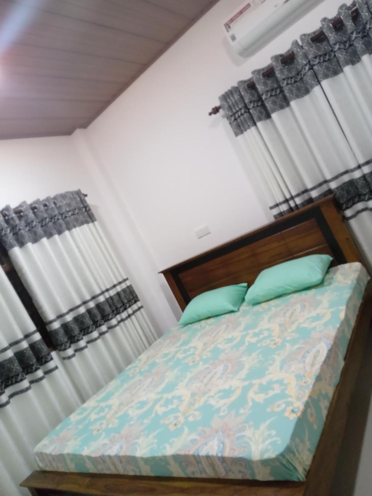 Sky Bloom Bed & Breakfast Homagama ภายนอก รูปภาพ