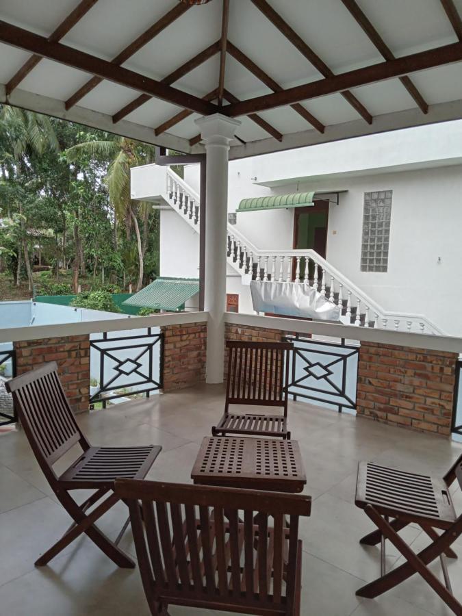 Sky Bloom Bed & Breakfast Homagama ภายนอก รูปภาพ