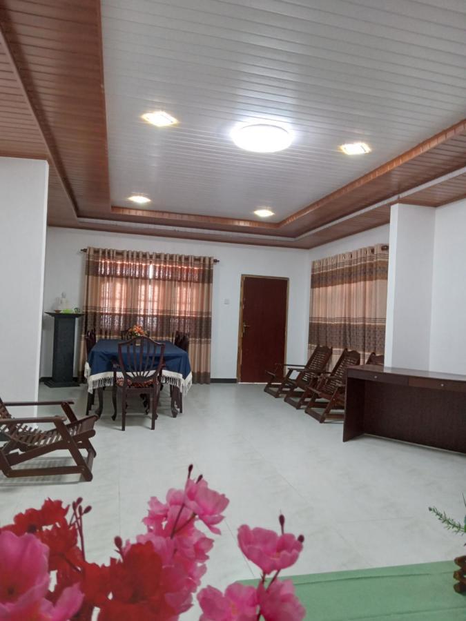 Sky Bloom Bed & Breakfast Homagama ภายนอก รูปภาพ