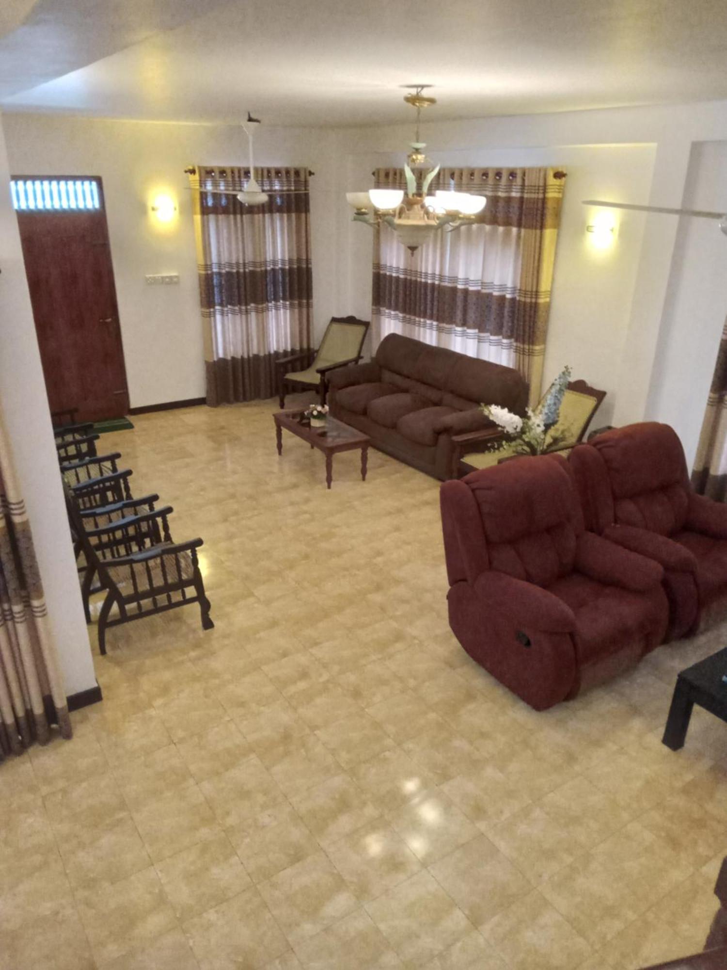 Sky Bloom Bed & Breakfast Homagama ภายนอก รูปภาพ