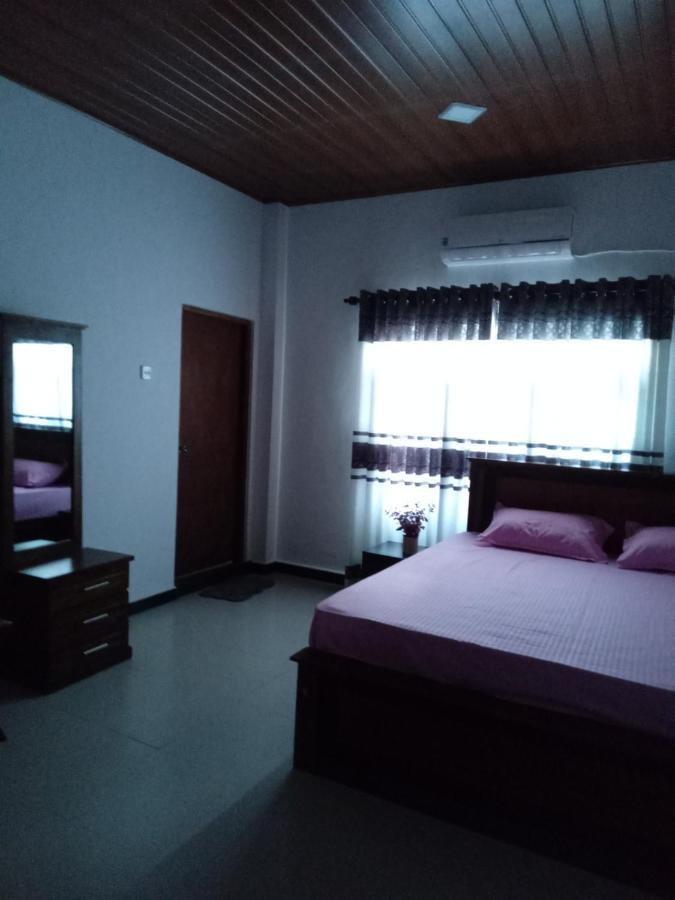 Sky Bloom Bed & Breakfast Homagama ภายนอก รูปภาพ