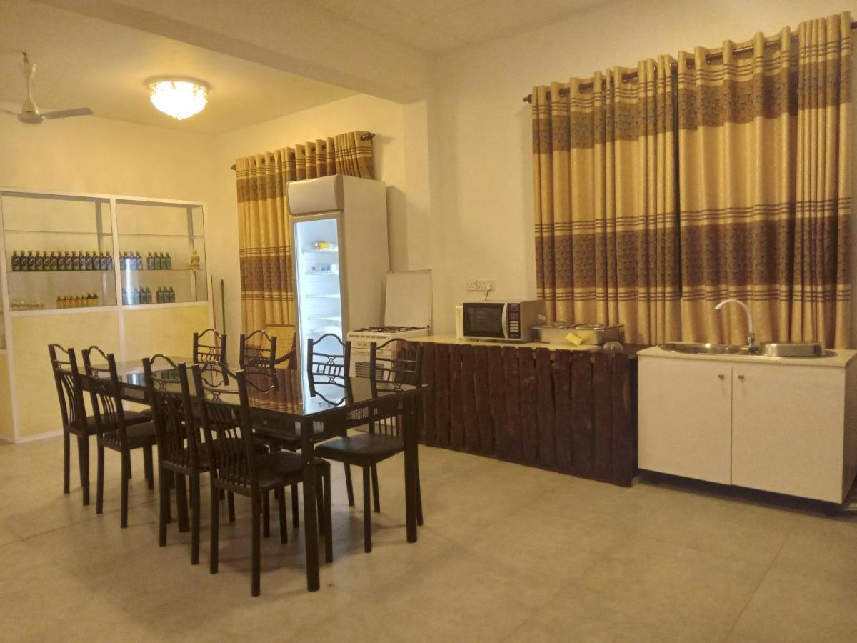 Sky Bloom Bed & Breakfast Homagama ภายนอก รูปภาพ